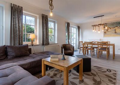 Wohn-Essraum in der Ferienwohnung R1 Haubarg & Remise St. Peter-Ording